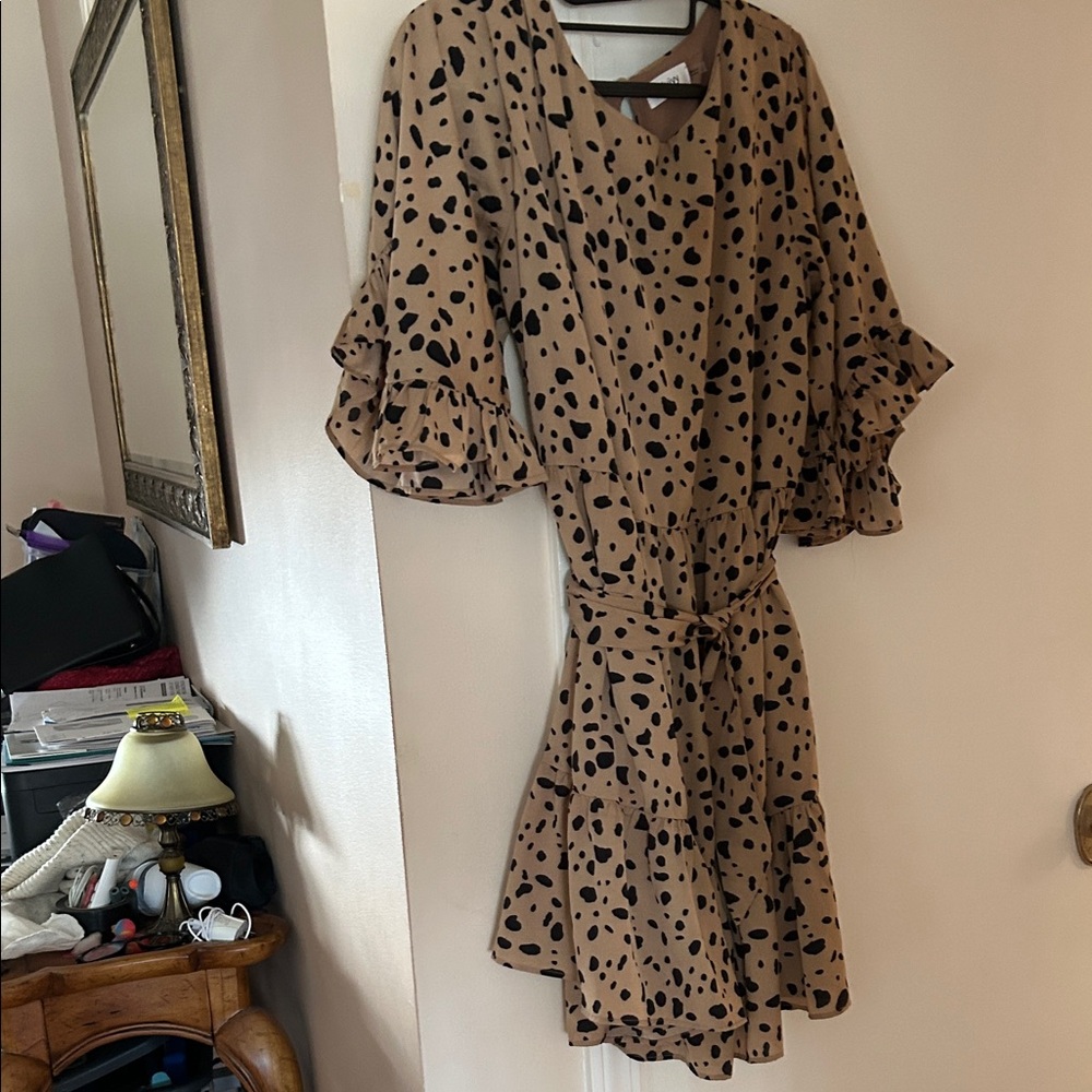 Bluivy Tan and Black Long Sleeve Dress